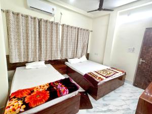 Hotel Sada Shiv Inn