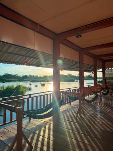 DONDET Suns down 1 Guesthouses riversides view