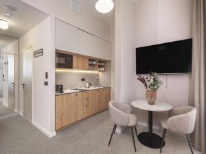 Crown Palace Apartments by Adrez