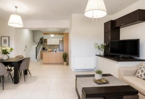 Syros Sun Villa - Terrace Open Views near Airport