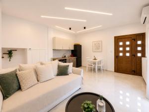 Oasis Acropolis Serres Parking EV Next to Center