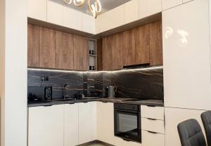 Modern Apartment with Balcony in C-Max Center by Flat Manаger