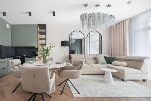 Stylowe Apartamenty z Balkonami Blisko Tężni Solankowych by Renters Premium