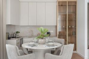 Stylowe Apartamenty z Balkonami Blisko Tężni Solankowych by Renters Premium