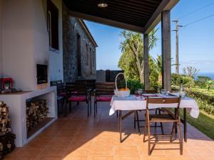 Holiday Home Casa da Fonte - Historisches Steinhaus auf den A by Interhome