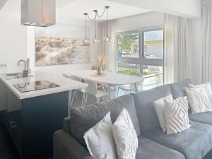 Apartment Miramar with terrace by Interhome