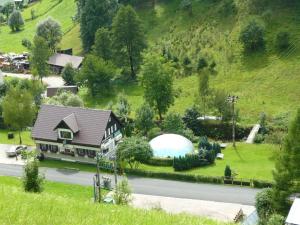 Holiday Home mit solarbeheiztem Außenpool und Sauna by Interhome