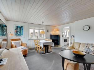 Holiday Home Fransiska - from the sea by Interhome