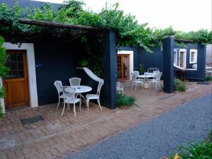 The Hudson Guesthouse & Suites