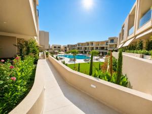 Myron Residence A54