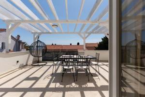 Apartments Villa Amfora with Pool