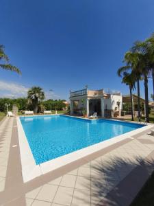 Zeus Depandance in Villa con piscina