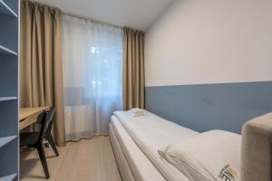 Blue Harmony 4 Bedrooms near ERGO Arena & Free Parking by OneApartments