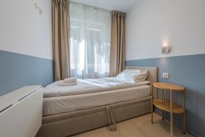 Blue Harmony 4 Bedrooms near ERGO Arena & Free Parking by OneApartments