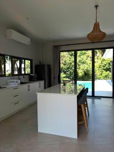 Velora Private Pool Villa - Spacious 3BR, Walk to Hin Kong Beach