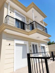 Family Villa near TEG 10 Guests Large Terrace Free Parking