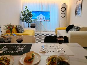 DMC Stn, 3BR, 2BA, Fits7, Free Luggage, Hongdae