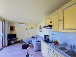 Apartment Tennis Résidence-3 by Interhome