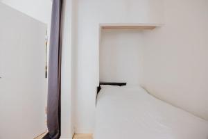 2BR Apt 1 Min From S-Train