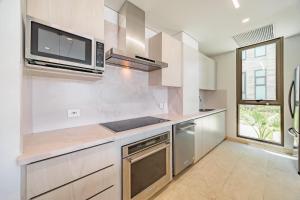 Modern 4 bedroom villa with tropical vibes in Baru