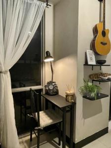 Kuselas Haven Studio - Relaxing Oasis Balcony, Garden View, Workspace & Budget-Friendly