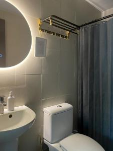 Kuselas Haven Studio - Relaxing Oasis Balcony, Garden View, Workspace & Budget-Friendly