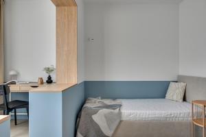 Blue Harmony 4 Bedrooms near ERGO Arena & Free Parking by OneApartments