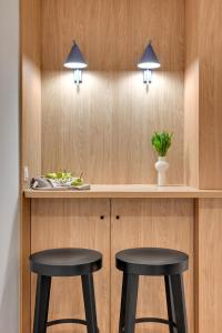 Blue Harmony 4 Bedrooms near ERGO Arena & Free Parking by OneApartments