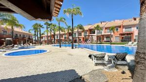Santa Maria N - Shared Pool - 8 Guests - Albufeira