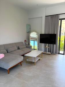 Velora Private Pool Villa - Spacious 3BR, Walk to Hin Kong Beach