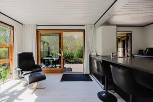 Modern Beachside Retreat in Marielyst 2BR