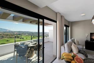 Luxe Golf View Penthouse Spa, 2 Terraces & Gym