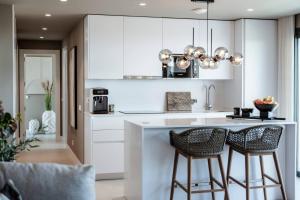Luxe Golf View Penthouse Sauna, Gym & 2 Terraces