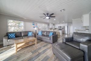 2,000 Sq Ft Condo with Private Indoor Poolside Cabana Unit 4 at Four Shores