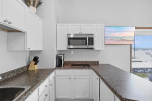 H Lake Front!, Remolded, Boat Slip, Patio Views, Pool, Perfect Location!