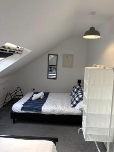 Bensham Ave - Spacious 4 bdrm Close to Newcastle