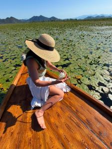 Glamping Lake Escape
