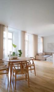 Luxury Apt By The Lakes In CPH Center