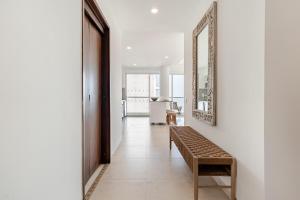 3 bedroom oceanfront apartment, fully renovated