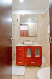 3 bedroom oceanfront apartment, fully renovated