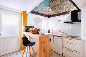 La Canopée - Idéal couples - Filet de catamaran suspendu - Balnéo - Maisonnette sur 2 étages, au cœur de Carpentras - Clim réversible - Netflix - Wifi