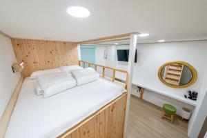 Visitor guesthouse