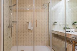 Colon Suites