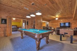 Stokes Haven Pet Friendly Hot Tub Creek