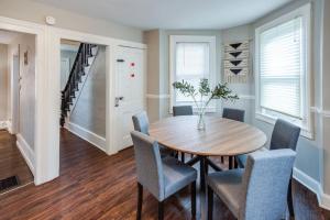 3BR Home with In-Unit Laundry Parking and Sound Bar