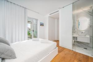 Vilamoura 4-Bedroom Penthouse with Jacuzzi