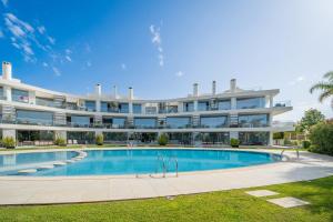 Vilamoura 4-Bedroom Penthouse with Jacuzzi