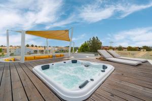 Vilamoura 4-Bedroom Penthouse with Jacuzzi