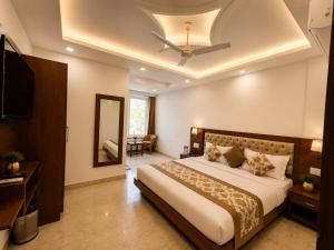Sitara Premium Dhakad Gold, Near Lakshman Jhula, Tapovan