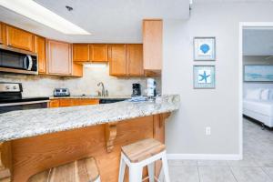 Phoenix VII 7206 condo
